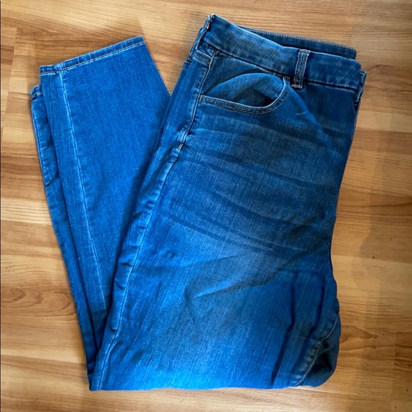 American Eagle Outfitters Denim - High wasted AE jeans